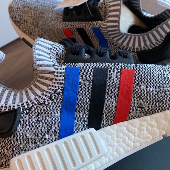 BNIB Adidas NMD R1 Tri Color Stripe White Size 7 - Picture 7 of 8